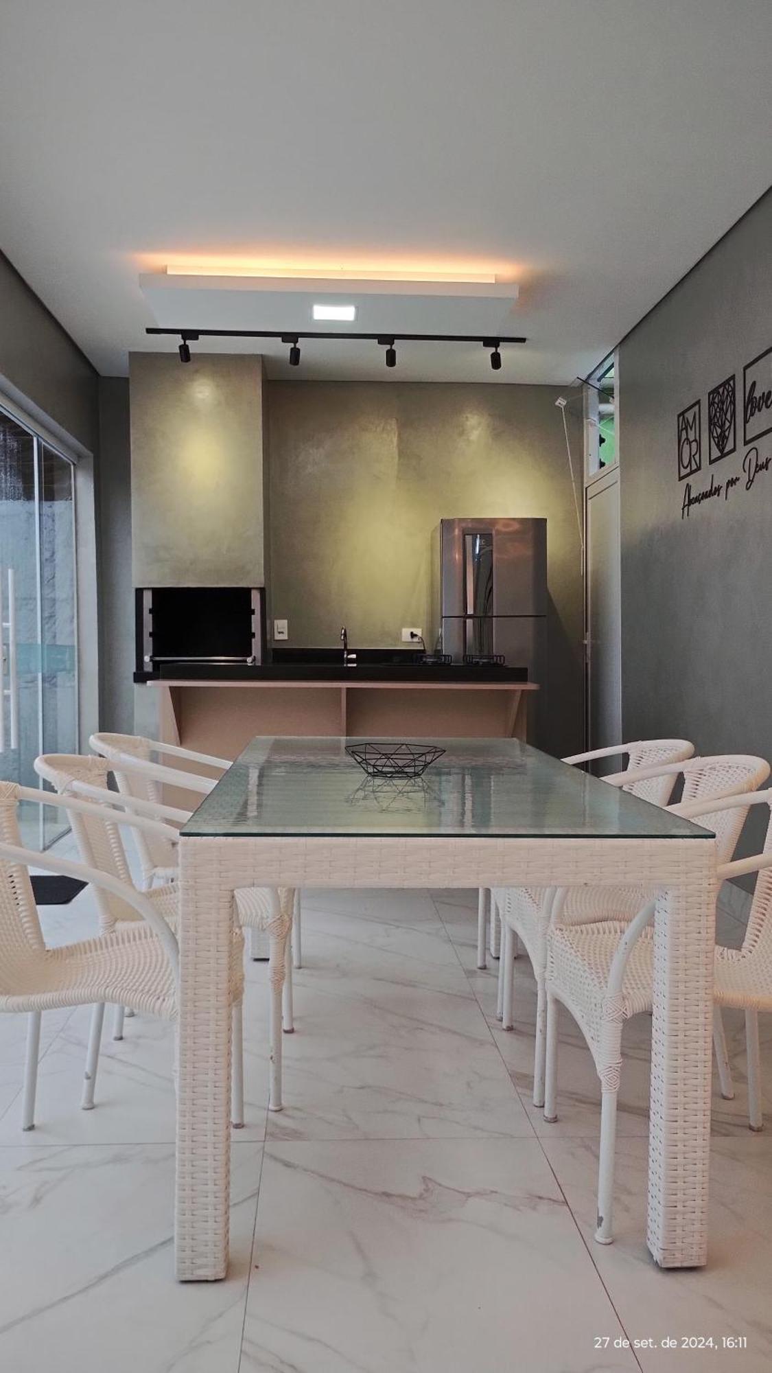Casa Com Piscina E Hidromassagem Enseada. Сasa de vacaciones *