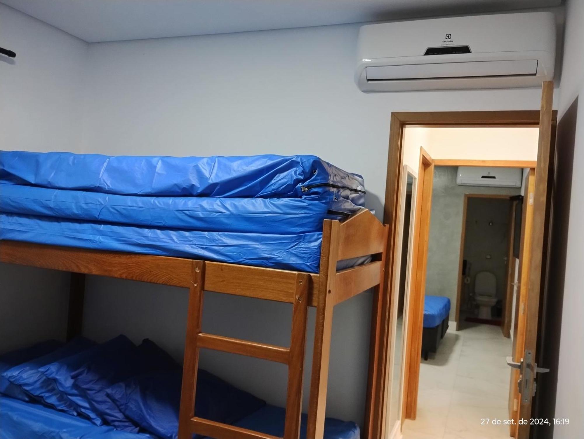 Casa Com Piscina E Hidromassagem Enseada. *