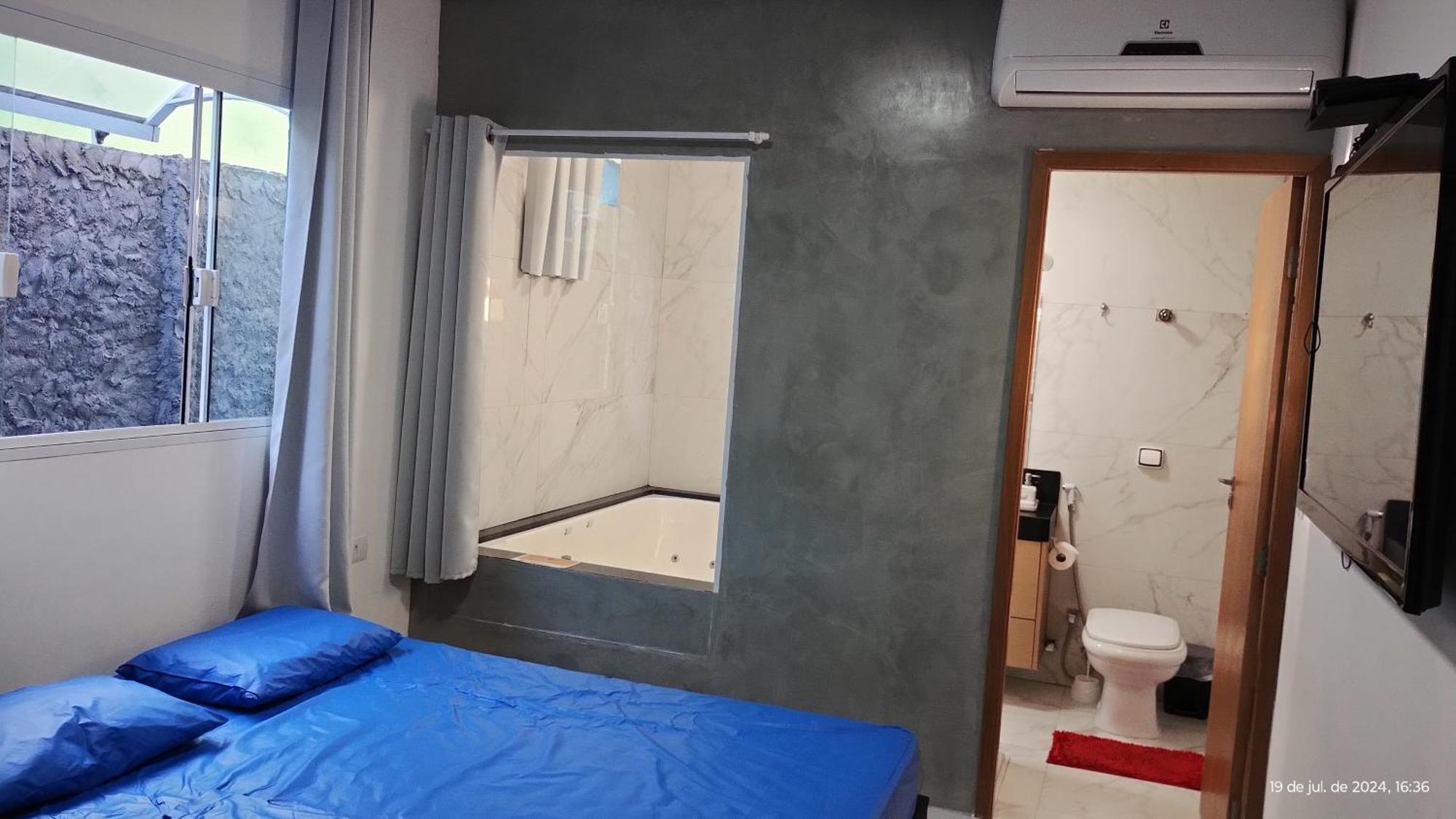 Casa Com Piscina E Hidromassagem Enseada. * Guaruja
